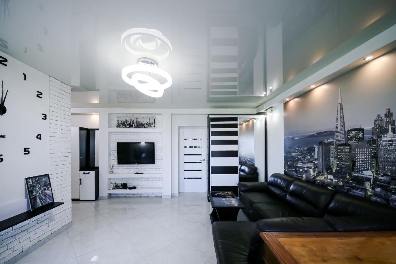2к на бульварі лесі українки, поруч з метро печерська. Apartment *
