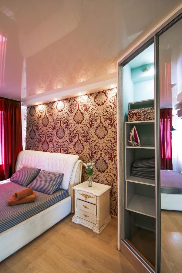 2к на бульварі лесі українки, поруч з метро печерська. Apartment *