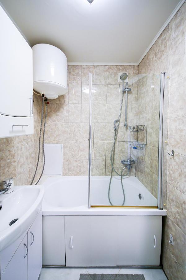 Apartment 2к на бульварі лесі українки, поруч з метро печерська.