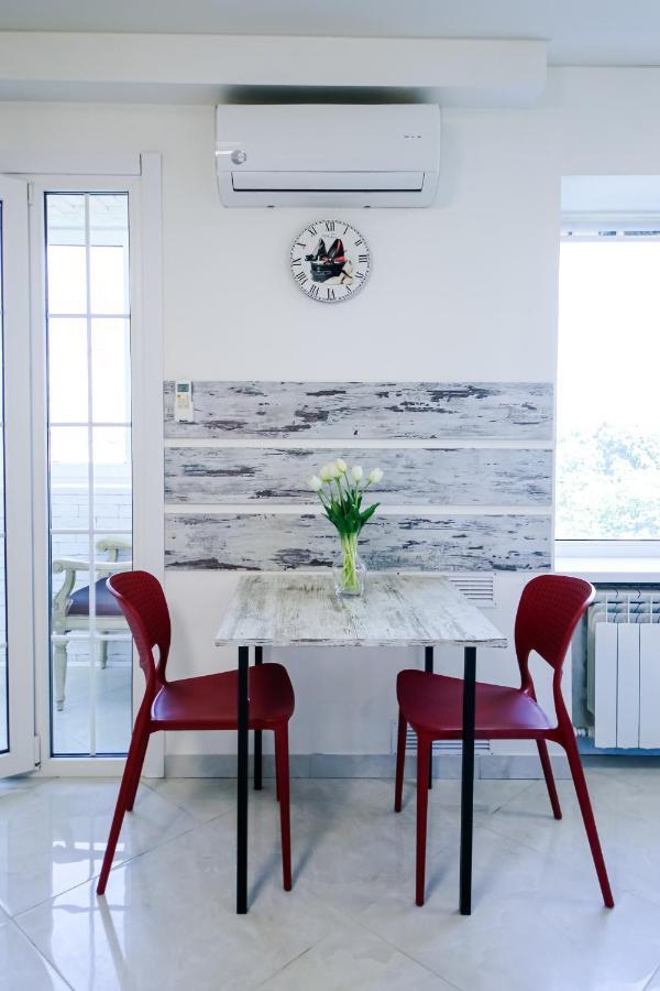 2к на бульварі лесі українки, поруч з метро печерська. Apartment *